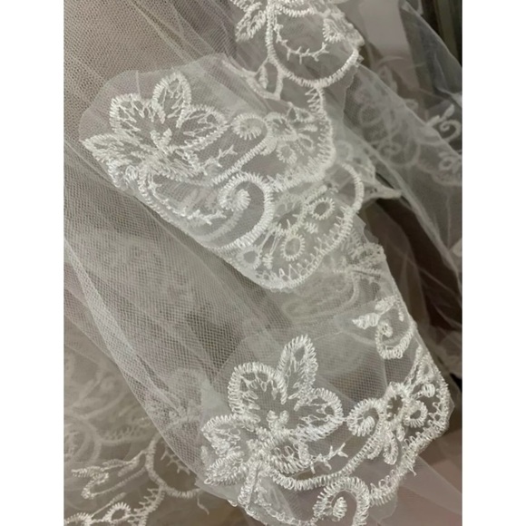 NEW Bridal Classic White Lace embroidered Veil